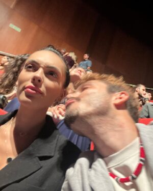 Christian Monassa Instagram - LIBRE in Marrakech venceu como Melhor Web Publicidade em 2022 no @riowebfest e eu gostaria realmente que, se vc leu até aqui, assistisse ao discurso deslizando para o lado o carrossel.

OBRIGADO a todos que se envolveram nesse projeto absolutamente desafiador filmado e fotografado no deserto de Marrocos; pq sem cada um de vcs isso não seria possível 🔥🖤 @marinaruybarbosa @ritapintoseabra @marcelloberg @priscilafilippo @zankersabrina @rachelemontellano @natharaujo @brumonteiros @marcelojarosz @renanspaiva @pedrosales_1 @krisna @goncaloasilva @film_in_ @yslbeauty