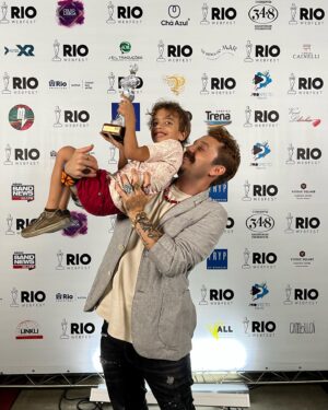 Christian Monassa Instagram - LIBRE in Marrakech venceu como Melhor Web Publicidade em 2022 no @riowebfest e eu gostaria realmente que, se vc leu até aqui, assistisse ao discurso deslizando para o lado o carrossel.

OBRIGADO a todos que se envolveram nesse projeto absolutamente desafiador filmado e fotografado no deserto de Marrocos; pq sem cada um de vcs isso não seria possível 🔥🖤 @marinaruybarbosa @ritapintoseabra @marcelloberg @priscilafilippo @zankersabrina @rachelemontellano @natharaujo @brumonteiros @marcelojarosz @renanspaiva @pedrosales_1 @krisna @goncaloasilva @film_in_ @yslbeauty