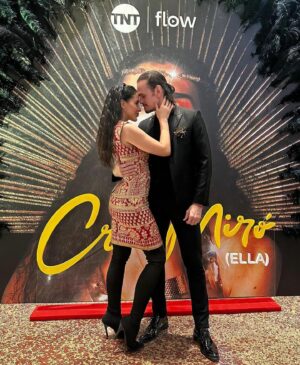 Christian Sancho Instagram - Hoy no es un Domingo cualquiera, esta noche se estrena la serie de Cris Miro por @tntlatam 
En donde el gran amor de mi vida @celestemuriega la rompe con un personaje que les aseguro les va a encantar!

Estoy tan feliz, ver que hayas logrado esta interpretación en la que te lucís y demostras tu gran talento como actriz en una historia que va a dejar una huella y un mensaje muy importante a partir de esta noche en tod@s los ❤️🇦🇷

No se pierdan esta gran producción, con actor@s maravillosos y una dirección impecable 🎥🎬
 Esta noche por @tntlatam y a partir de mañana por @flow_ar esta gran historia de vida!

Yo voy a estar ahí esperando verte @celestemuriega estoy muy orgulloso y agradecido de compartir este primer estreno de los muchos que tendrás a partir de esta noche😘❤️✨