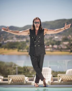 Christian Sancho Instagram - Sesión de fotos que quedó del verano con Sancho y Muriega para Caras…

#sesiondefotos #caras #verano #summer2024 #carlospaz #revistacaras