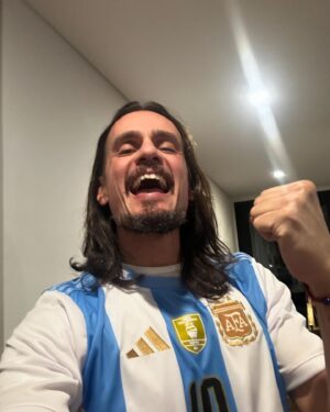 Christian Sancho Instagram - DALE CAMPEÓN ❤️🇦🇷💪

Gracias por tanto @afaseleccion 🏆✨🫶

#argentina #seleccionargentina #campeonato #campeones #copaamerica #copa #futbol #soccer