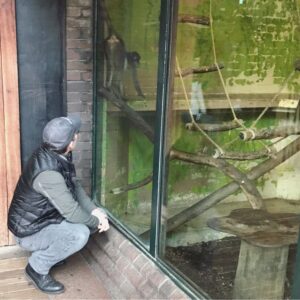 Christian Slater Instagram - My wife took about 50 pictures of this monkey showing me his butt from various angles. And ZERO pictures of me with the tiger. Thanks, wife.
