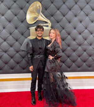 Christian Vazquez Instagram - Red carpet. @recordingacademy 

Paseando y echando cotorreo con chicas súper poderosas cómo @parishilton y @theestallion un momentito. 
Gracias por ser mi date @charritopadrote 
#PatyCantu #redcarpet #grammys
#latingrammys #trustee #singersongwriter #music #mujeresenlamúsica @latingrammys