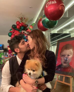 Christian Vazquez Instagram - ¡¡FELIZ NAVIDAD❗️ 
Mi mejor regalo de esta navidad,TÚ @patycantu . Te AMO! Ahora si, familia completa