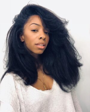 Christiani Pitts Instagram - *gets one blow out and thinks she’s cute* 😂💆🏾‍♀️HAPPY SUNDAY ♥️♥️♥️