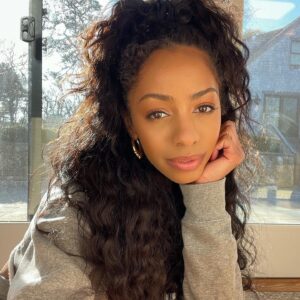 Christiani Pitts Instagram - Hey big head 😏