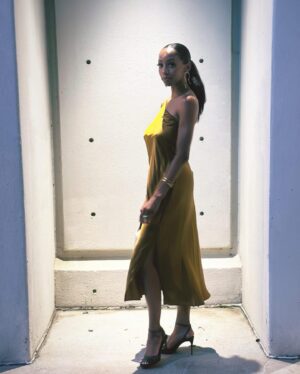 Christiani Pitts Instagram - Summa Time
-I love being a Mama
-I keep getting a silk press despite this heat 🫠
-I love being in the studio 
-I love the 🔥 I’m about to release
-I love you