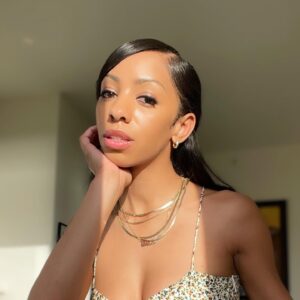 Christiani Pitts Instagram - It’s always that last little bit of 🌞 for me. 😊