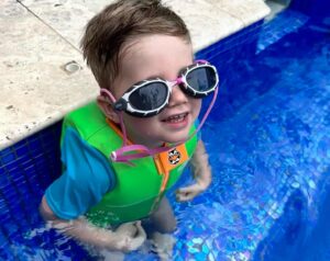 Christie Whelan Browne Instagram - Do not EVER underestimate a dip in the ocean, building sandcastles, collecting shells, a new pair of crocs, learning to swim, cuddles in a towel, catching crabs and long summer nights. They can heal the soul. 🩷