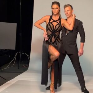 Christie Whelan Browne Instagram - Instagram V’s Reality ⏩️ @dancingau