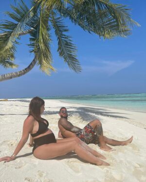 Christophe Dicranian Instagram - Baby 🤰🏻❤️
#loading 
.
.
.
.
#maldives #paradise #love