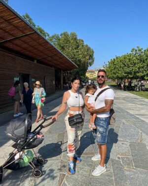 Christophe Dicranian Instagram - Sortie au parc 🙇🏻‍♀️👼🏻🍼🎀