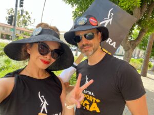 Christopher Gorham Instagram - Happy Labor Day, from a couple of laborers. #sagaftrastrong #wgastrong #1u #onedaylongeronedaystronger