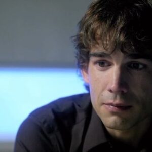 Christopher Gorham Instagram - Who else misses these guys? #TBT #CovertAffairs And please send some love to the friend of  @msanellopezgorham and mine who’s recovering in hospital this week, and to any of your friends and loved one’s doing the same. 👊🏼❤️
