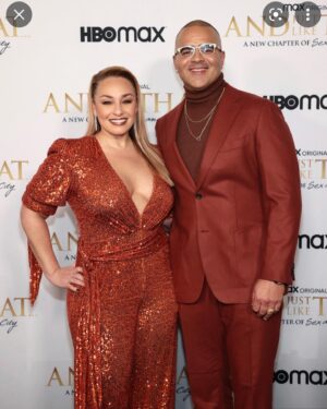 Christopher Jackson Instagram - Last week, V and I had the pleasure of working with a TRUE ARTIST! @catpope22 Ya made the whole process SO EASY and FUN! Veronica had ALL the kid’s Heads on tilt!!! We ADORE you and your sense of style and the moment! Cannot WAIT to play some more! #andjustlikethathbomax #JacksonFam