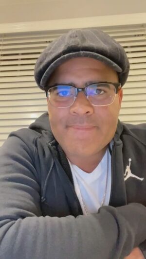 Christopher Jackson Instagram - What are you gonna get your kids for the holidays? @kiwico_inc to the rescue! You can get 50% off your first month of any subscription line (and they have lines for all ages ) with my code CHRIS50. My family had a TON of fun working together on the STEAM project crates and I know yours will too! #kiwicopartner