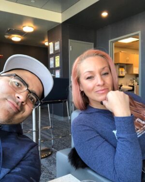 Christopher Jackson Instagram - Waiting on that Flight with my Boo! @oneveronicagirl  #SuperBowlWeekend #WifeyWeekend #cold #NFL #DeltaSkyClub