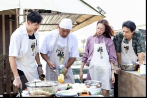 Christopher Lee Ming-Shun Instagram - 谢谢你们在 #阿顺有煮意 放下艺人的身份，没有包袱的情况下陪我玩了一整天，你们的分享是无私的，是真诚的，更开心的是，看到你们彼此真挚的友情。你们的真情打动了我也让我在这集失守。。。😅 失守什么？ 请看 #阿顺有煮意2  最后一集 ❤️❤️❤️

@thedesmondtan @iamfeliciachin @romeotan #李铭顺 #christopherlimingshun 

@mewatch.mediacorp @channel8
@catwalkasia @catwalk.actors
