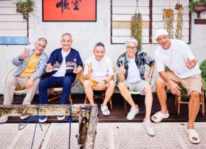 Christopher Lee Ming-Shun Instagram - 他们其实一点都没变，只是比以前更吵了哈哈哈！他们永远都是我们的榜样🫶🫶👍♥️♥️😊😜 
#阿顺有煮意  #阿顺有煮意2 

@choohouren #陈澍城 @richard__low @marcus.chenjianbin 
#李铭顺 #christopherlimingshun

@mewatch.mediacorp @channel8sg 
@catwalkasia  @catwalk.actors