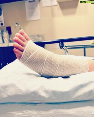Christopher Sabat Instagram - Yesterday was a great day until an 8-FOOT LOG FELL OFF A WALL at @bahamabucks and landed on my daughters foot! ❗️Pro Tip ❗️ Mayyyybe don’t mount logs to sheet rock…with wood screws and liquid nails! (I’ll be calling you Monday to have our ER bill taken care of, Bucks.)