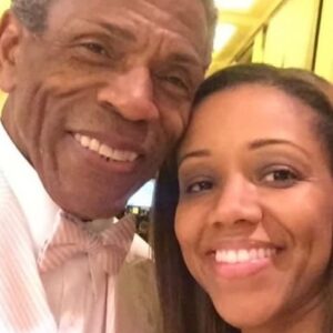 Chrystee Pharris Instagram - Thank you @andre_deshields ✨

Taking a moment to honor the legends, icons, and mentors whose words of wisdom have shaped me. Let’s show appreciation and love now. Spread love and gratitude today.💗 #legend #mentor #gratitude