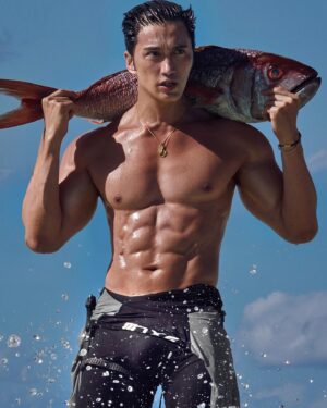 Chuando Tan Instagram - Happy May Day y’all :)✌🏻

Interview in today’s “ Straits Times” newspaper. 

The story behind the photo:
This photo holds a meaningful memory as the fish was caught off the reef with the local fishermen whom I’ve become friends with on the island. We took the fish back and cooked a feast for everyone. It was an evening of laughter, music and great conversations.

* Interview’s Link is in my LinkTree on my Bio page.
* Link for purchase is in my Bio Page 

#ChuandoBook