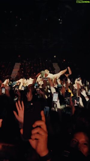 Chuck Comeau  Instagram - Had so much fun trying to high-five all our Australian mates at the Sydney show! 🤩😬🤘

This tour Down Under has been phenomenal. I love it here so much and will remember these shows forever. 🙏❤️🇦🇺

Thank you to everyone who came to see us play. You’re the reason we can still do what we love the most and we’re so grateful for all your love and support. 

Thanks to @boyslikegirls @wethekings and @jax for joining us and being so fun and awesome to tour with. 

Can’t wait to come back already! 

🎥: @lucasallegretto