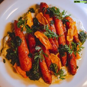 Chuck Hughes Instagram - 🥕Avant ➡️ Après 🥕

We’re OPEN🍽️
Call Jess for reservation. ☎️ 514-678-5044