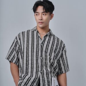 Chun-Hao Hu Instagram - 擔任此次 ZETA 的特別嘉賓
只有一句話想說：新品Perfect！

拍攝完當天，在店裡逛了一圈
價格非常欠買..品質又好
回程行李直接多了一大包購物袋😂

正韓品牌，ZETA 是我的愛
身為嘉賓，我對這個品牌很有信心
趁週年慶快去幫衣櫃補貨吧🛒

@ZETA.TW
