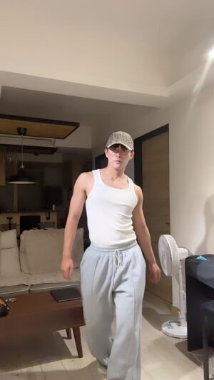Chun-Hao Hu Instagram - 🤍