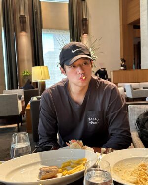 Chun Jung-myung Instagram - 그냥 일단 먹자… 몰라