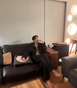 Chun Jung-myung Instagram - 왜여…머여.. #그림은잘있음