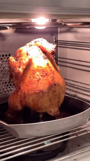 Chun Jung-myung Instagram - Beer chicken 🍺 폼 어때?

#비어치킨