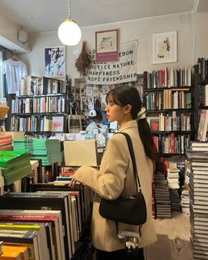 Chung Hye-lyn Instagram - Bonjour ! 🥖