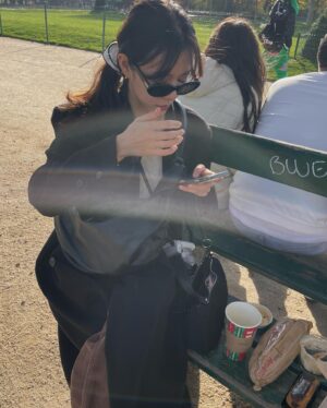 Chung Hye-lyn Instagram - 가을맞이 파리사진 아직도 못 올린거 한 가득인 건에 대하여 ,,