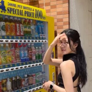 Chung Hye-lyn Instagram - 소화제 주세요 🤢