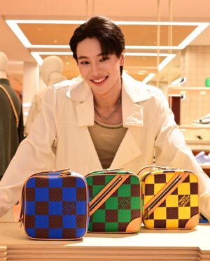 Chunnawan Mandee Instagram - ✨🫶🏻 #centralchidlomluxenightout
