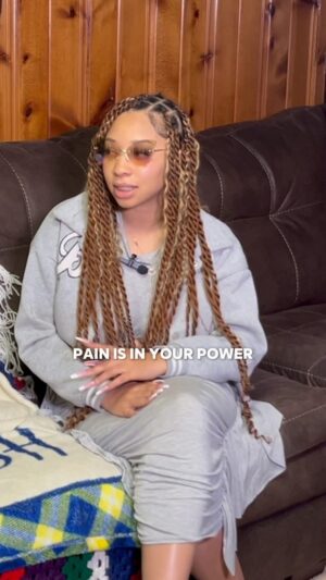Cierra Smith Instagram - Speaking  from experience, @highlyyfavoredactress opens up about the importance of letting people go that’s holding a mental strain on your life… no bad blood, just needs more room to grow 

Use all that fire to fuel your life 
follow @notetoselfjournaling for more