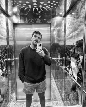 Cihat Süvarioğlu Instagram - Otuz üç yaş.
