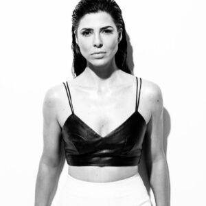 Cindy Sampson Instagram - Helloooooo MONDAY 🖤

📸 @caitcronenberg 
H/MU @joanneparks 
@thattorontostudio