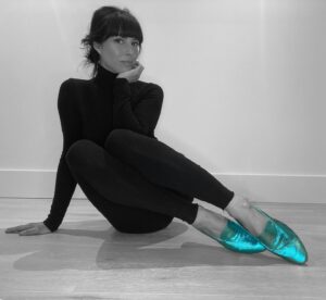 Cindy Sampson Instagram - Sunday Funday: Get new shoes and make a big deal about it 🌟

You realized you don’t need to walk a line. That it’s fine to wander. To stumble if it happens. It happens. There are going to be missteps. Who cares?

Stray from the path. Get lost. Sit down and take a rest. Get up and go further.

Forget what they said.

Walk how you want.

-@Zvelle

Toronto based, Italian made. Helmed by an inspiring woman who actively uplifts & empowers women! Plus these shoes are damn cute and ridiculously comfortable 💕
Dreaming of adventure, but embracing stillness. Currently walking with gratitude... 

#zvelle #walkhowyouwant #womensupportingwomen