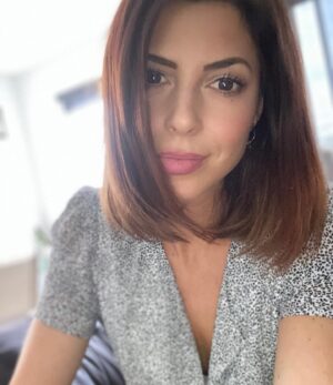 Cindy Sampson Instagram - A few online interviews today cause 🎉🎉WE’RE BAAAAAACK!!!!🎉🎉
Happy announcement from Corus @globaltv @eone_tv “Fresh off its win of the coveted Golden Screen Award for Canada’s most-watched comedy or drama, smash-hit detective series Private Eyes Season 4 joins Global’s fall lineup. Featuring 12 new episodes, Shade (Jason Priestley) and Angie (Cindy Sampson) are back on the case and have their hands full of new twisty, thrilling, and dangerous cases to solve. Production partners Corus Entertainment and leading independent studio Entertainment One (eOne) are also proud to announce the renewal for Season 5 of the popular international hit series, which will air on Global later in 2021”