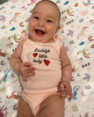 Cindy Sampson Instagram - Things that happened:
Baby girl turned 6 months old!! 😭💕
Marriage to husband turned 6 years old 👏