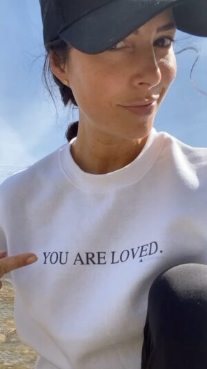Cindy Sampson Instagram - A beautiful day for a walk in the park, a beautiful opportunity to wear this sweatshirt! So many people are struggling right now in so many different ways...know you are loved and there is help out there for you 💕
In response to the rising suicide rates during the pandemic, @shineapparelto is creating sweatshirts to raise awareness.
Five dollars 💵 from every sale goes to @maddie_project to support youth mental health 🌟
Link in bio for more info...