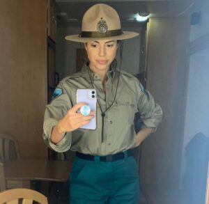 Cindy Sampson Instagram - Trailer snaps from last weeks episode of Spencer Sisters…season finale tonight on CTV!
Thanks so much for having me out to play @eone_tv ❤️ you all so much!