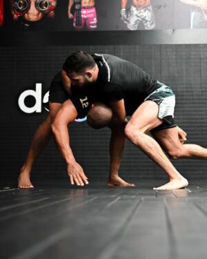 Ciryl Gane Instagram - Dernières répétitions avec l'équipe 🤼‍♂️