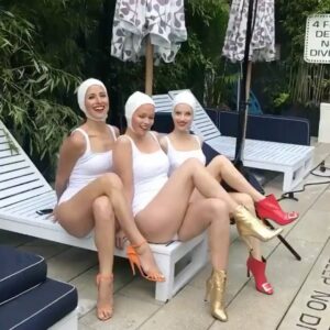 Claire Friesen Instagram - #BTS with @instylemagazine 
Check out the story in the September issue! 👠✨💦
@manoloblahnikhq @jimmychoo @rogervivier