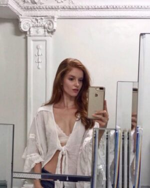 Claire Friesen Instagram - I’ve been receiving requests for more selfies🤷‍♀️ ...so here we are. Hope you’re all having a beautiful day! 😘