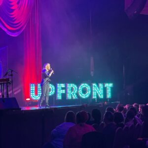 Claire Hooper Instagram - Thanks to @melbcomedyfestival’s Upfront for having me. 
Thanks to @thenikkibritton for capturing this graceful transition into physical comedy.