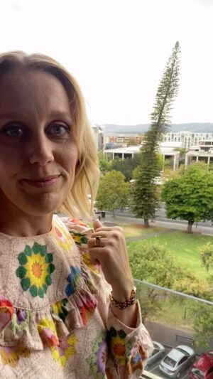 Claire Hooper Instagram - Happy Hour is live right now!!!
Two for one tickets to my show at Melbourne International Comedy Festival for a very limited time. Can’t wait to have your thrifty butts in my audience! Link on story!